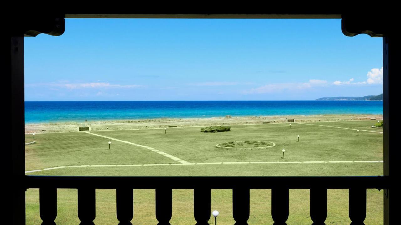 Soleado Beachfront Villa สกาลา ฟูร์กาส ภายนอก รูปภาพ
