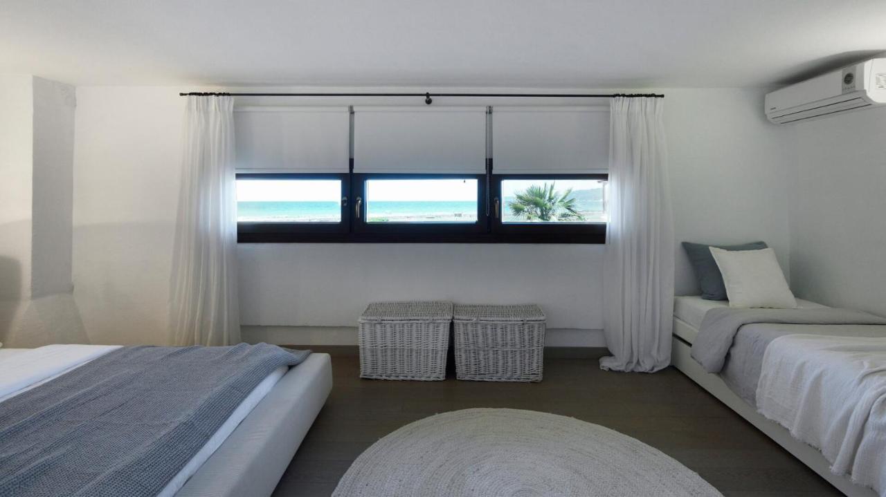 Soleado Beachfront Villa สกาลา ฟูร์กาส ภายนอก รูปภาพ